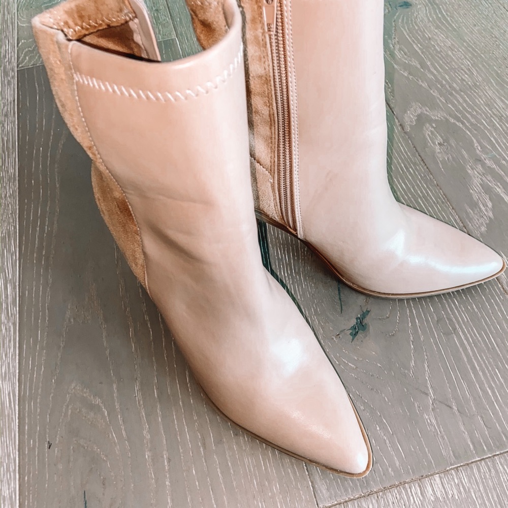 Lulu’s booties - Picture 3 of 3